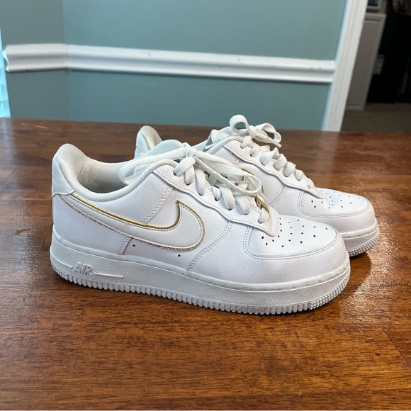 Nike Air Force 1 Low Gold Swoosh white Women’s size 8 - Picture 1 of 10